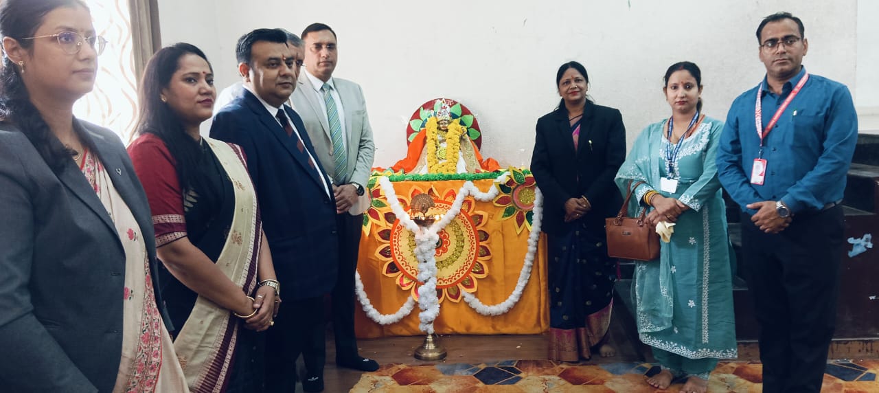 पॉक्सो कानून के प्रति जागरूक किए छात्र-छात्राएं