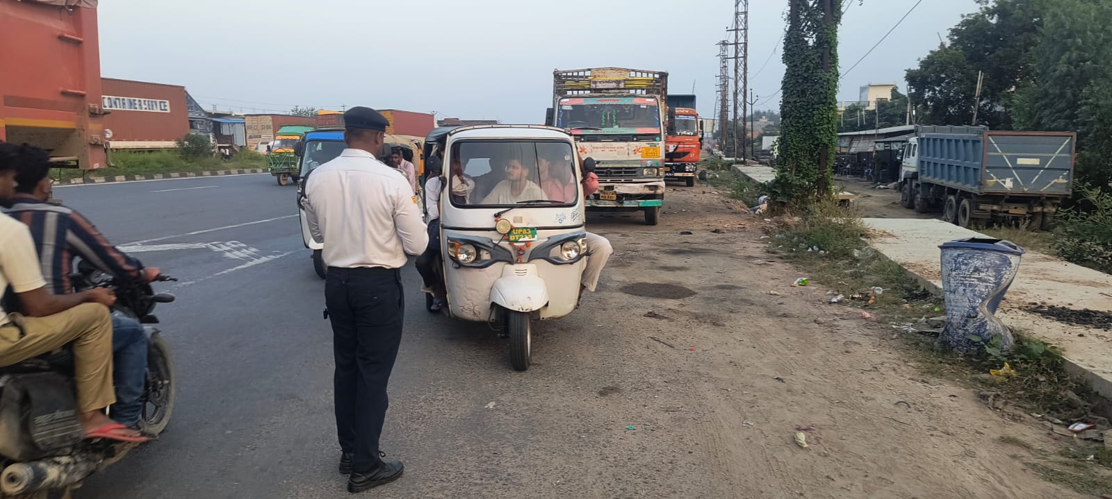 यातायात नियम तोड़ने वालों पर कार्रवाई, 836 वाहनों के चालान