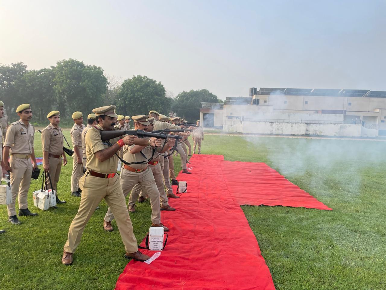 नवरात्रि और दशहरा से पहले पुलिस ने किया दंगा नियंत्रण ड्रिल का अभ्यास